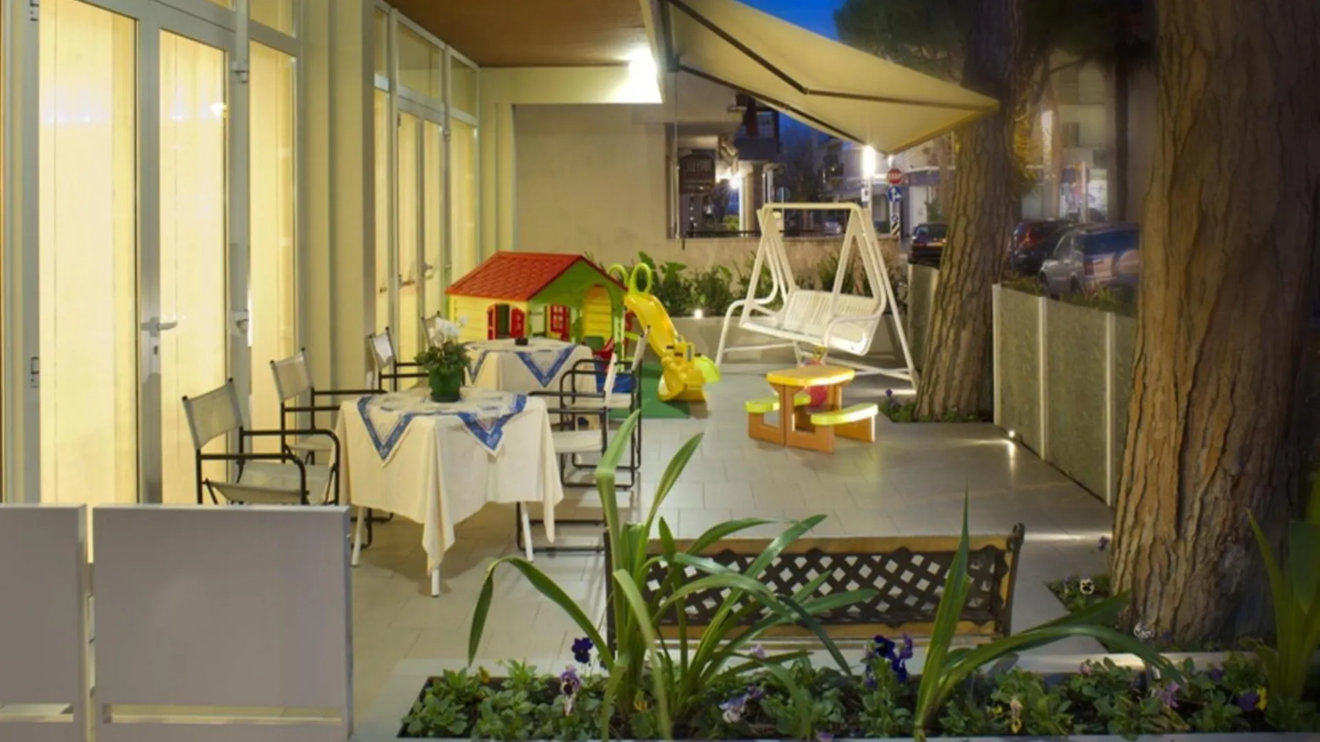 ריצ'יונה Hotel Nives 2*,  איטליה