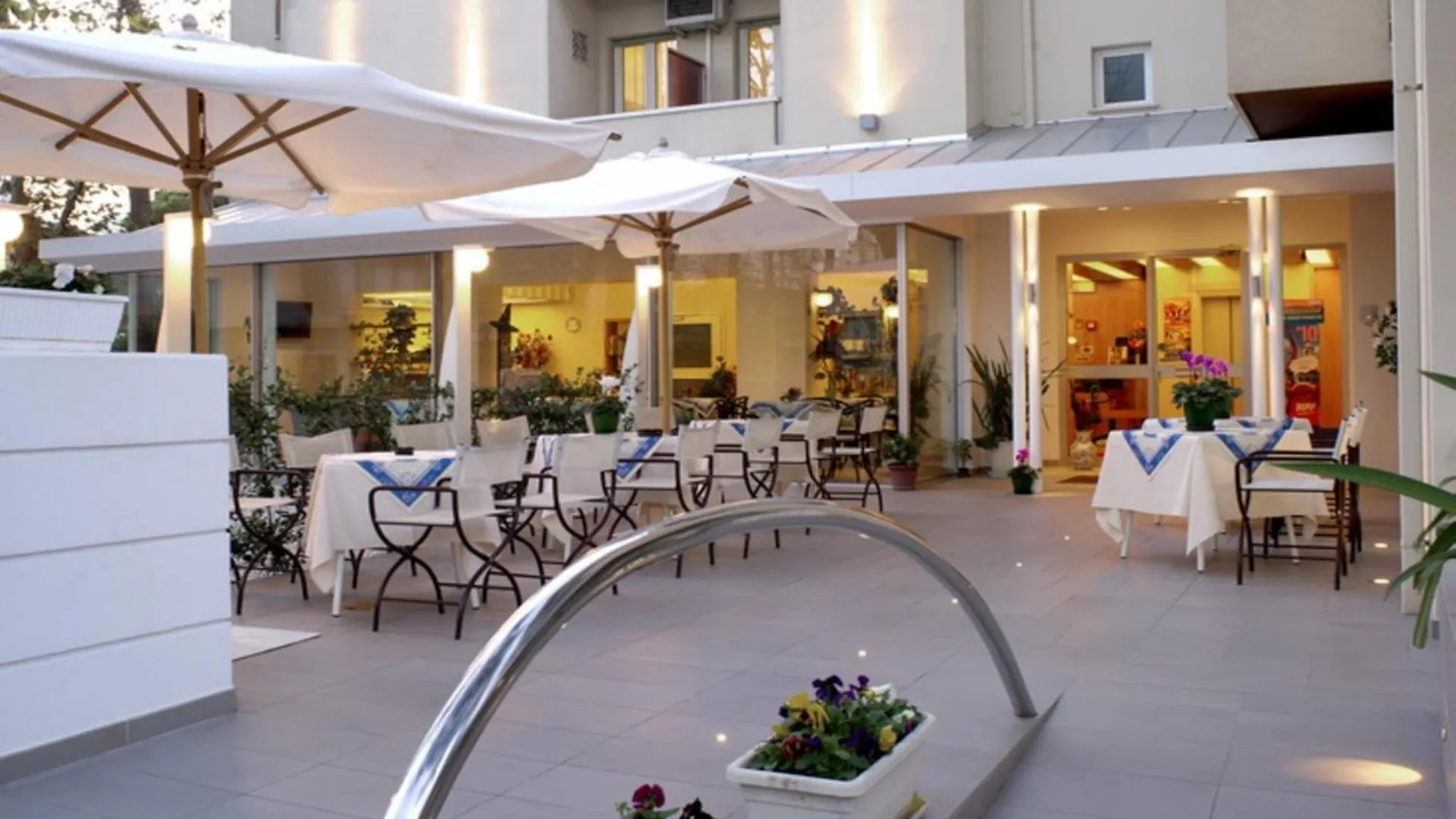 ריצ'יונה Hotel Nives