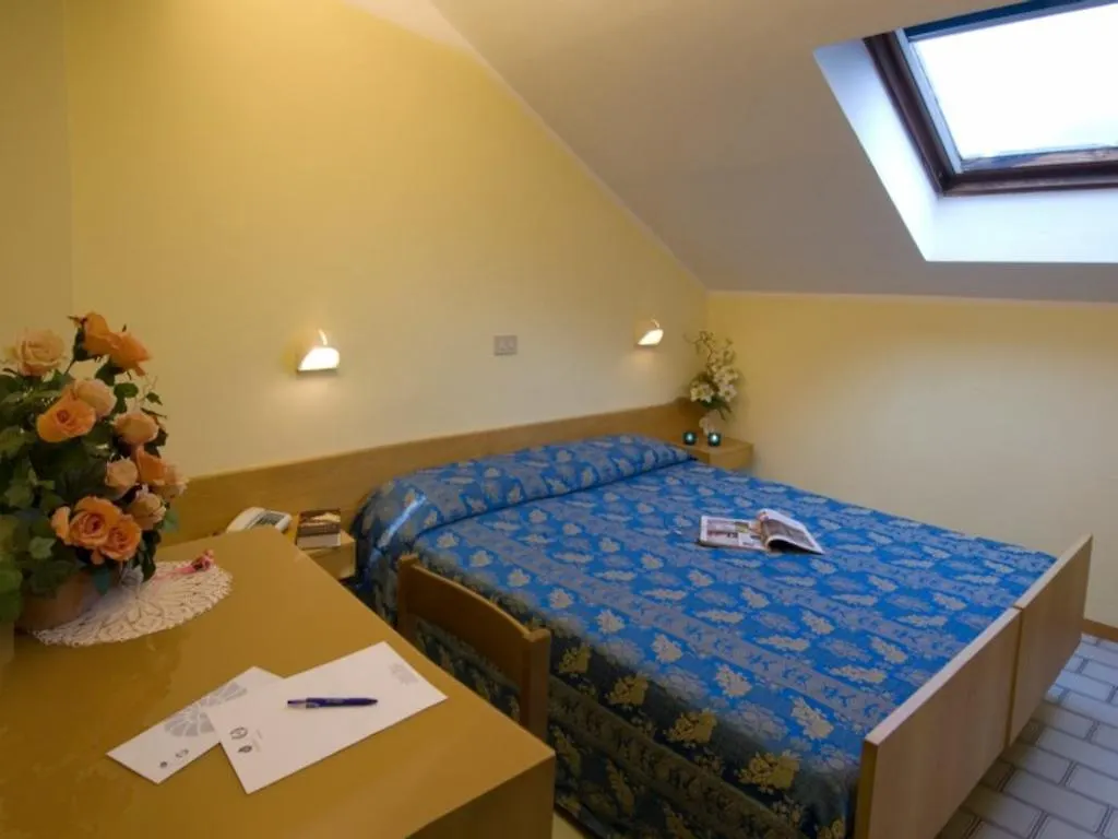 ריצ'יונה Hotel Nives איטליה